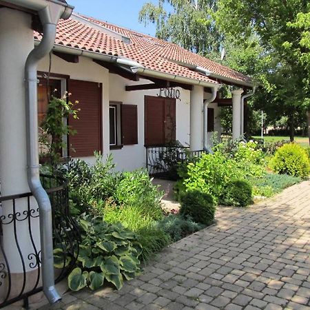 Villa Patio Bagian luar foto