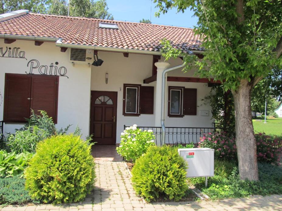 Villa Patio Bagian luar foto