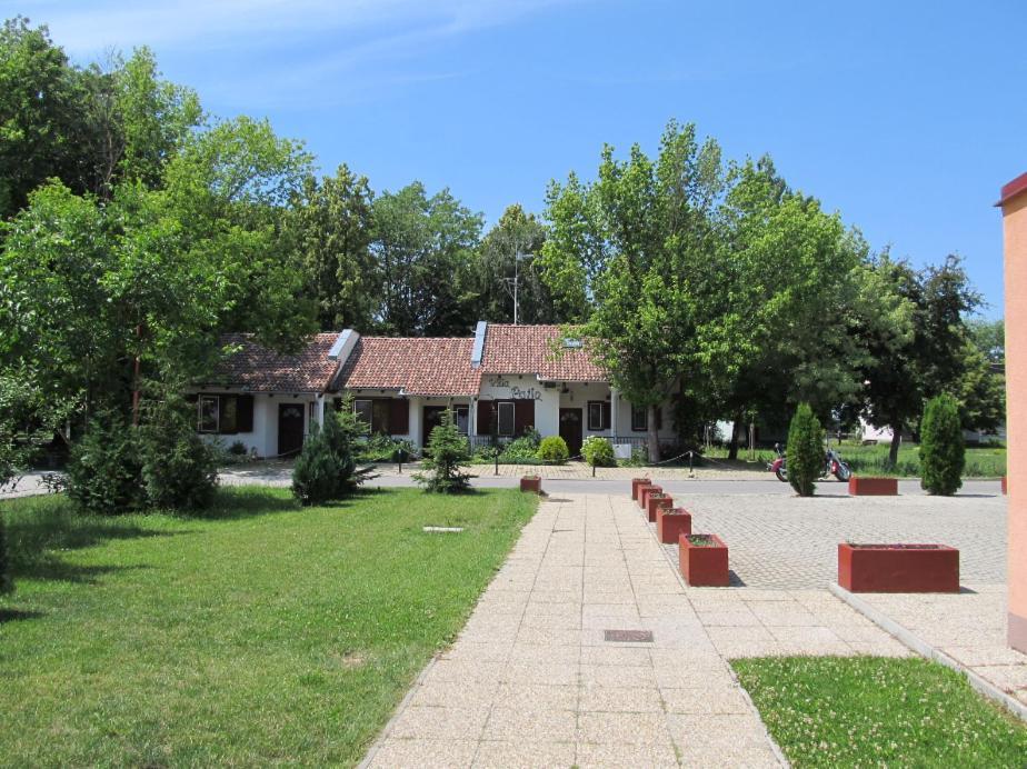 Villa Patio Bagian luar foto